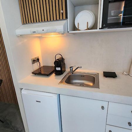 Euphoria Suites & Deluxe Studios Тира Экстерьер фото
