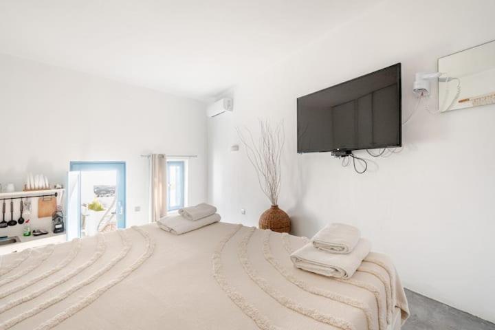 Euphoria Suites & Deluxe Studios Тира Экстерьер фото